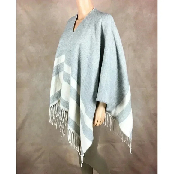 VINCE CAMUTO Gray Super Soft Shawl Poncho Sweater One Size - Picture 2 of 7